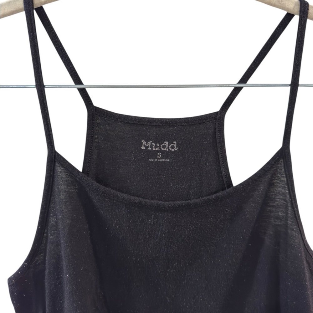✨ 5/$30 ✨ Mudd Black Camisole Top - Picture 4 of 4